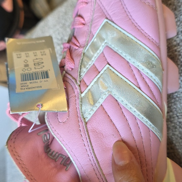 Hummel Pink Cleats with Silver Details - Picture 5 of 7